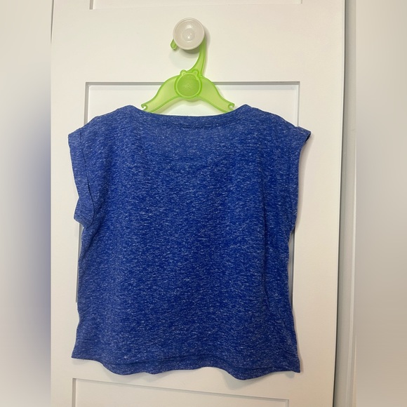 Hi, selling this crop top for kids in size XS. - Picture 2 of 3